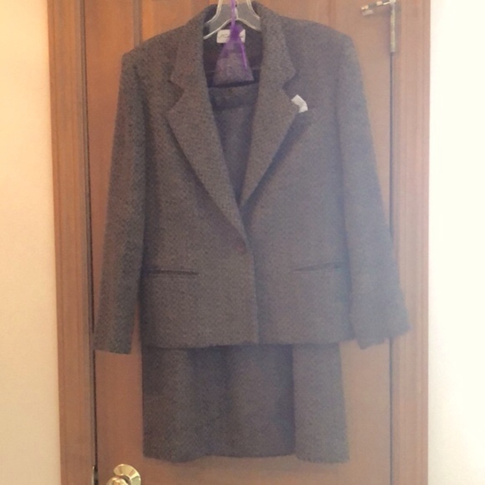 Vintage Brown textured weave wool suit, size 8